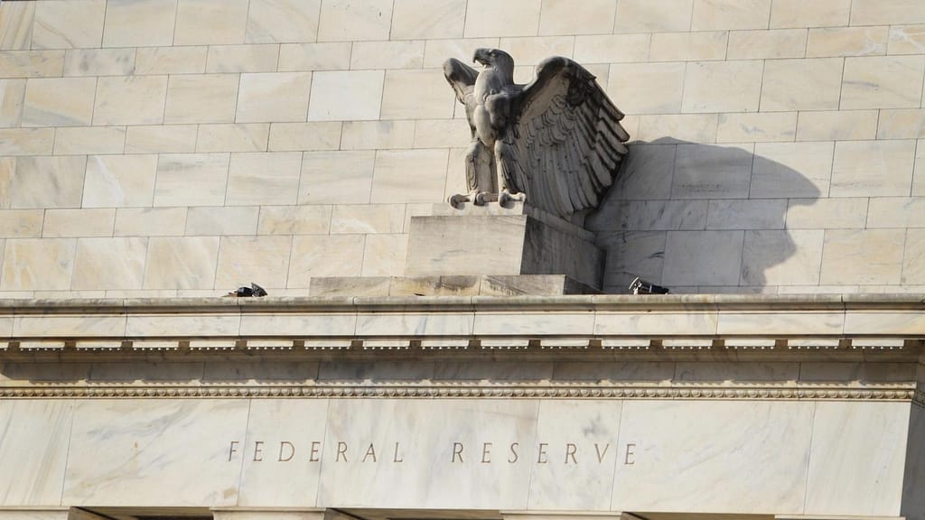 Bitcoin Bulls Bet on Fed Rate Cuts To Drive Bond Yields Lower, But There's a Catch 64d73f1b0f8eeafaebaaf80d0596e4f2996dd41e 4781x2689 3UR83O